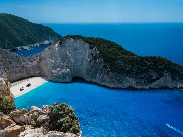 Shipwreck & Blue Caves Skinari